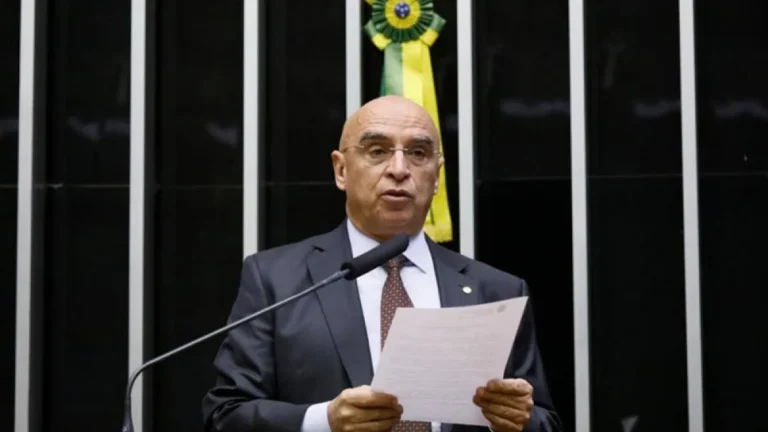 Ala do PDT critica líder e diz que decisão por sair da base não foi unânime