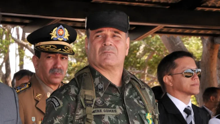 Ex-comandante do Exército: “Sem dúvida”, carta foi tentativa de ruptura