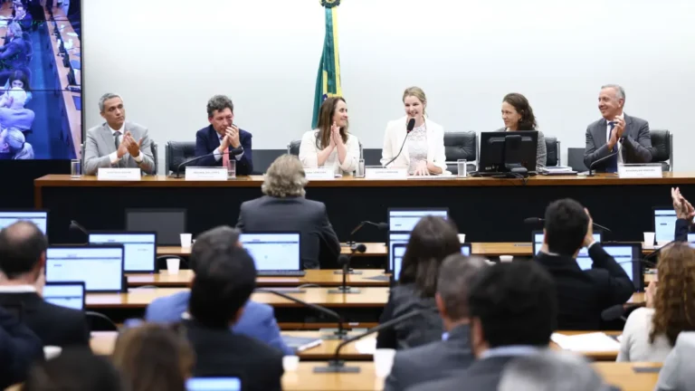 Comissão especial sobre inteligência artificial é instalada na Câmara
