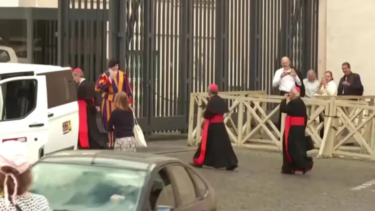 Cardeais realizam últimas reuniões no Vaticano antes do conclave