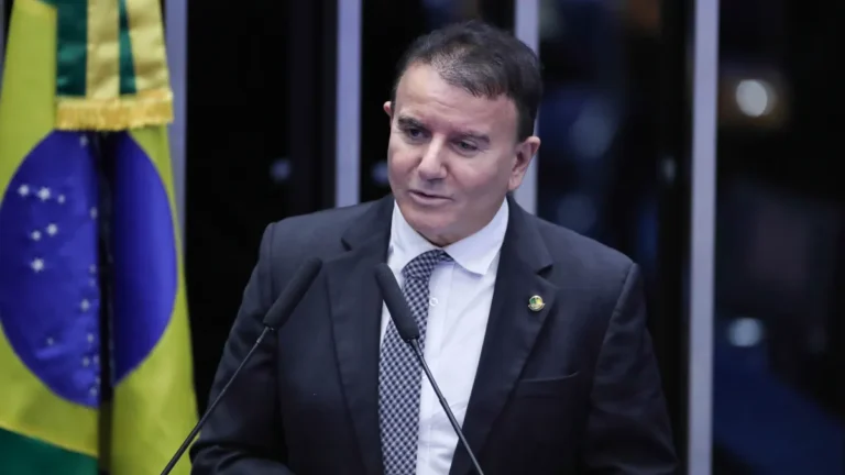Prefeito de Palmas é alvo de operação em caso de venda de sentenças