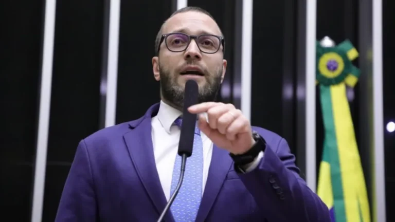 Lula, ONGs e STF: a conversa entre Filipe Barros e membro do governo Trump