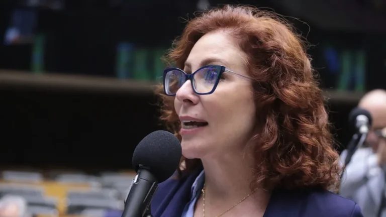 STF tem quatro votos para condenar Zambelli por invasão ao sistema do CNJ