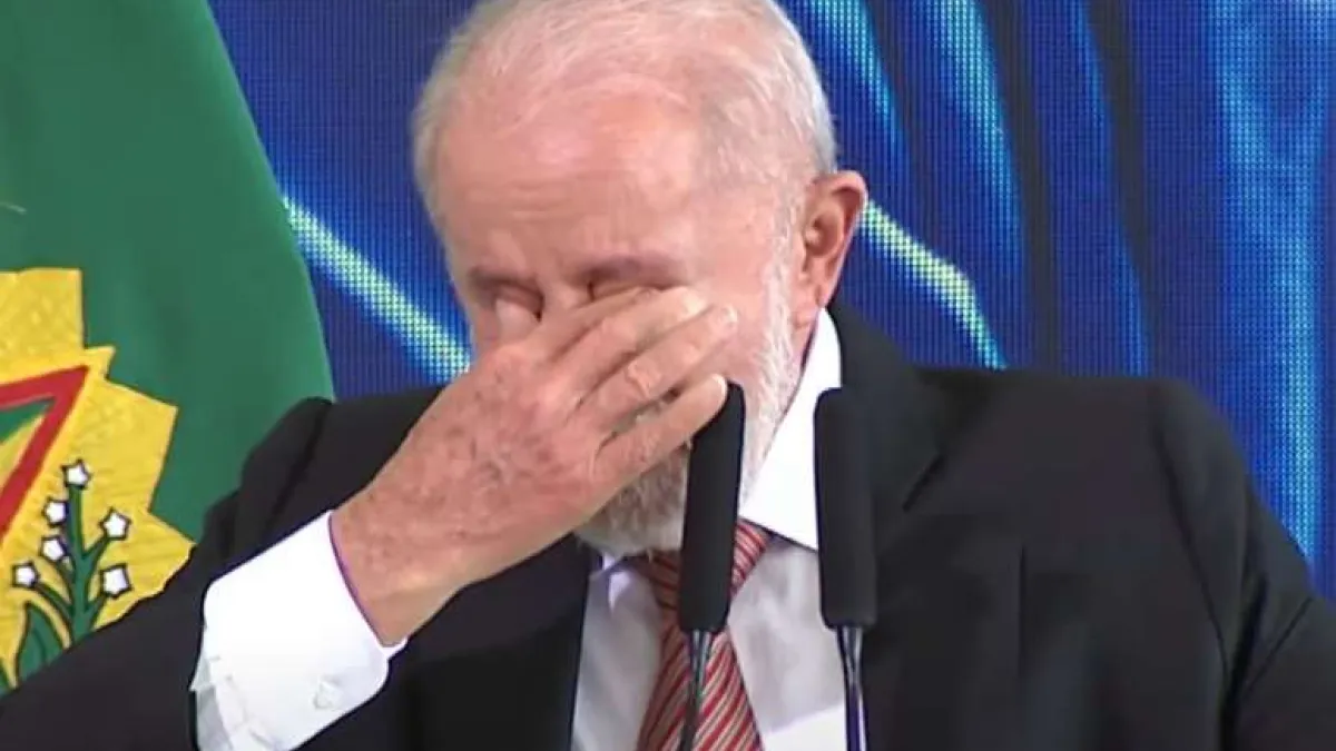 Lula cita tratamento privilegiado de câncer e relata desespero de moradora: Vim te abraçar porque vou morrer