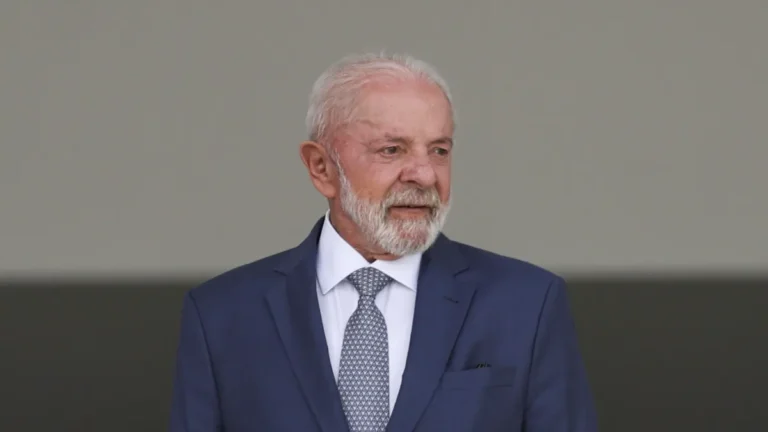 Oito ministros de Lula vão a feira do MST em SP