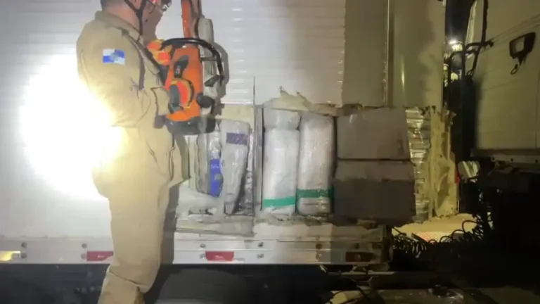 PRF apreende três toneladas de maconha em caminhão frigorífico na Dutra