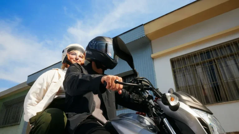 Depois da 99, Uber também volta a operar mototáxi em São Paulo