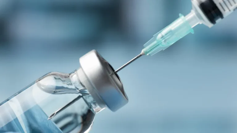 Vacina da gripe aviária fura a fila e vira prioridade para Anvisa