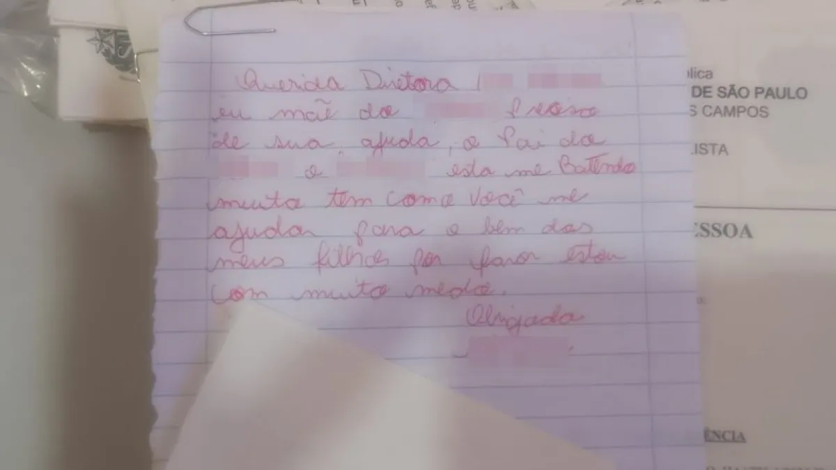 Mulher manda bilhete com pedido de ajuda para escola do filho: Pai dele está me batendo muito