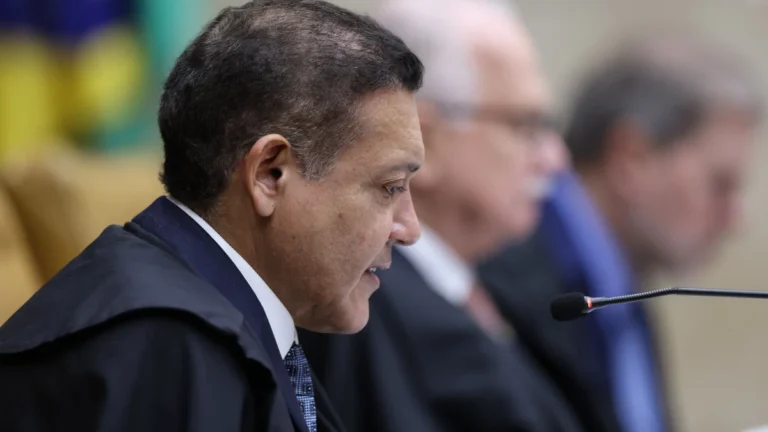 Nunes Marques acompanha divergência contra responsabilização de big techs