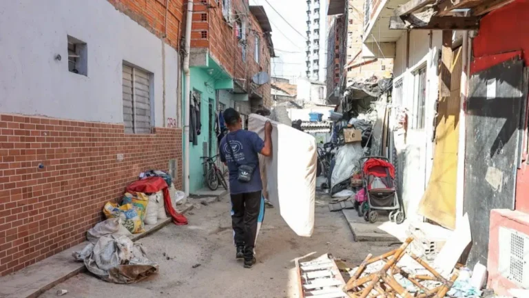 Estamos libertando Favela do Moinho de situações de risco, diz Tarcísio