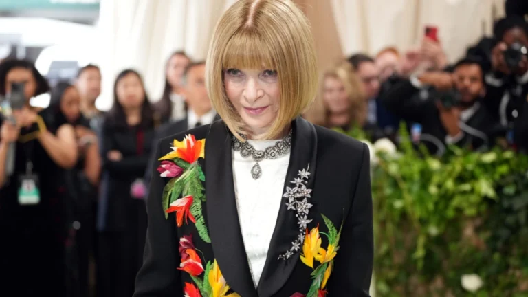 Anna Wintour deixa cargo de editora-chefe da Vogue após 37 anos