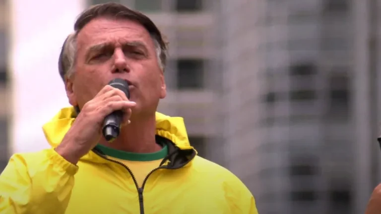 Quaest: 65% dizem que Bolsonaro deveria apoiar outro candidato