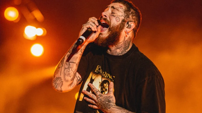 Post Malone e Christy Lee terminam relacionamento, diz site