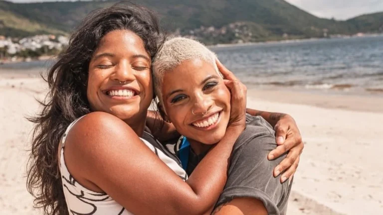 “Vai ser muito difícil sem você”, diz irmã de brasileira morta em vulcão