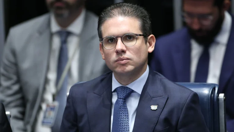 Derrubada de IOF é decisão suprapartidária, diz Hugo Motta