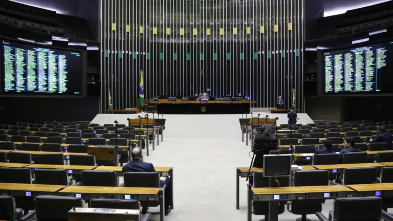 Em derrota para governo, Câmara derruba aumento do IOF; Senado ainda votará