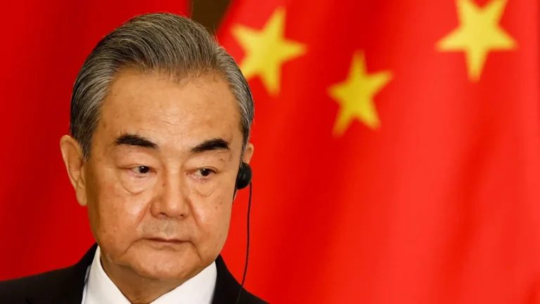 China vê discussões comerciais com EUA em momento decisivo e pede diálogo