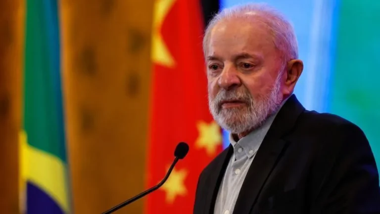 Waack: Lula traz chinês e apressa STF para regular as redes