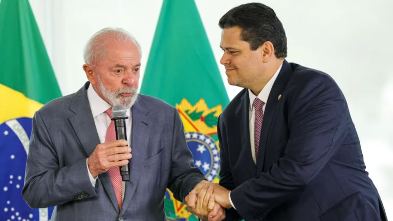 Análise: Planalto vê Senado como via para distensão no Congresso