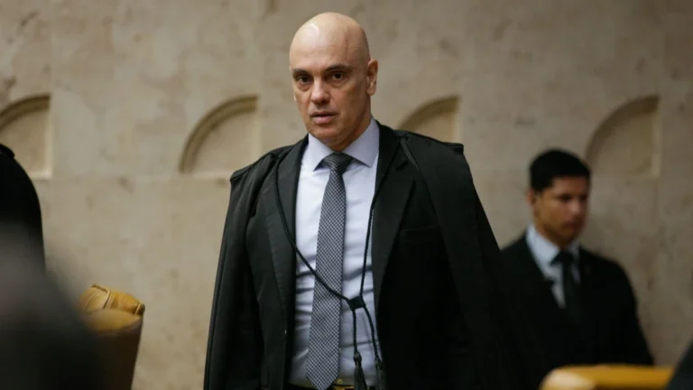 Moraes fala em “tumulto processual” e rejeita pedido da defesa de Bolsonaro