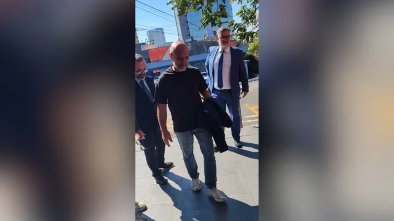 Ataques a ônibus em SP: irmão de funcionário público se entrega à polícia