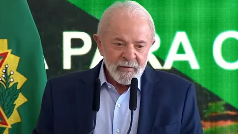 Fico triste quando culpam BPC por questão fiscal, diz Lula