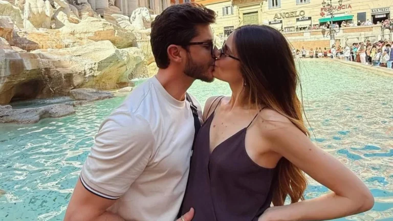 Camila Queiroz mostra barrigão com Klebber Toledo na Itália; veja fotos