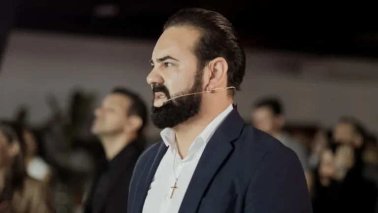 Pastor de “milagre financeiro” é investigado por pirâmide de criptomoedas