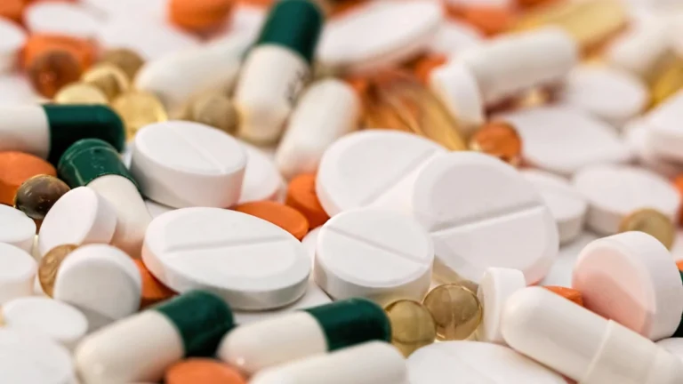 Trump pressiona CEOs do setor farmacêutico a reduzir preços nos EUA
