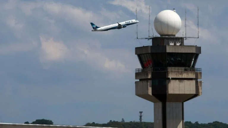 Aviões da Air France e Azul quase batem em pista do Aeroporto de Guarulhos