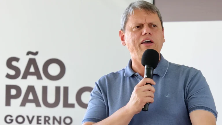 Bolsonarismo se incomoda com pressão pró-Tarcísio