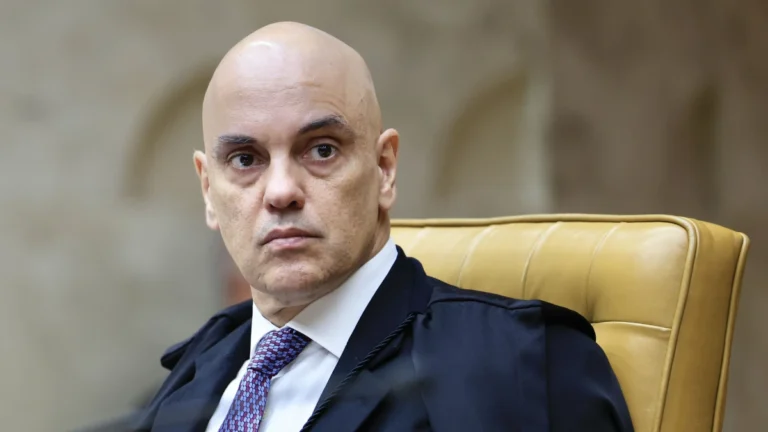 Moraes autoriza visitas de Tarcísio e Zucco a Bolsonaro