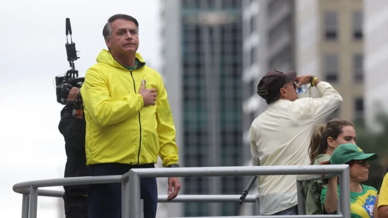 Direita muda estratégia em manifestação sem Bolsonaro