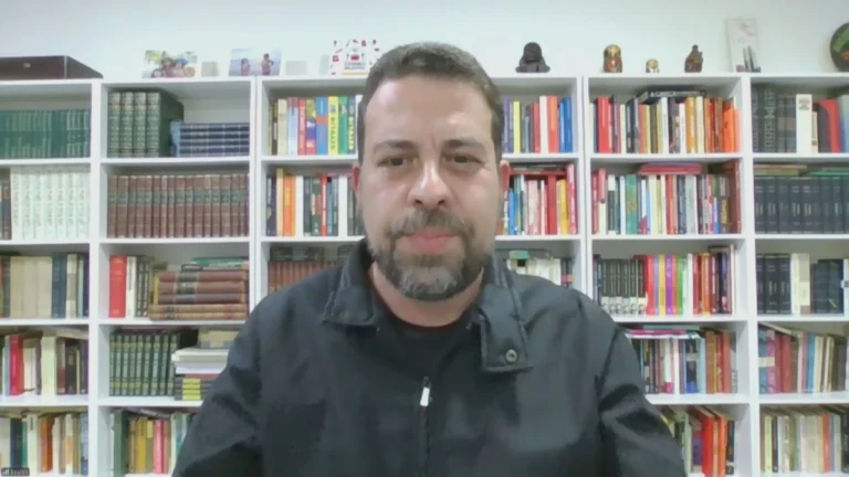 Boulos diz à CNN que julgamento de Bolsonaro tem “amplo direito de defesa”