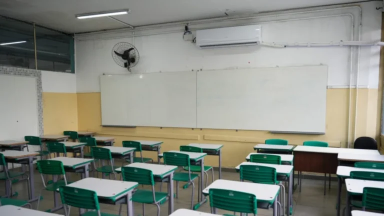Professor agride alunos em escola do Paraná após desentendimento