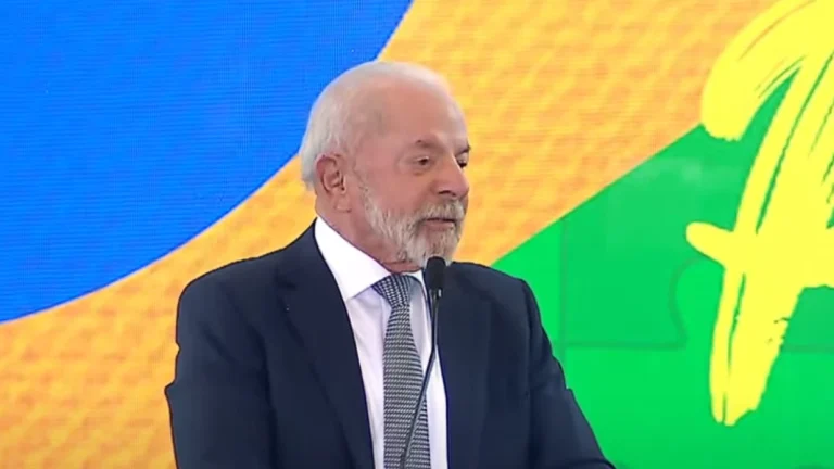Lula diz que salário de R$ 46 mil como presidente “não é muito”