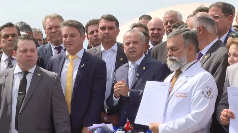 “Pacote da paz”: Flávio lista impeachment de Moraes, anistia e PEC do Foro