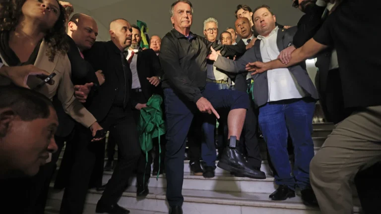 Datafolha: 48% acham que Bolsonaro deveria ser preso; 46% discordam