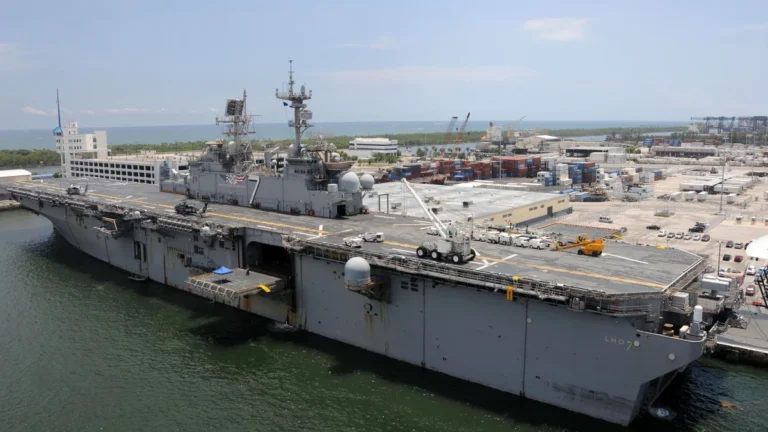 EUA ordenaram o envio de mais navios para sul do Caribe, dizem fontes