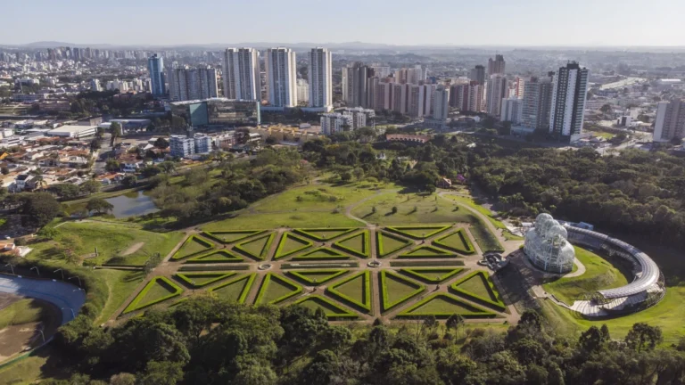 Previsão indica semana com risco de chuva em Curitiba