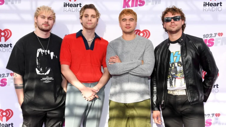 5 Seconds of Summer inicia contagem regressiva e fãs levantam suspeitas