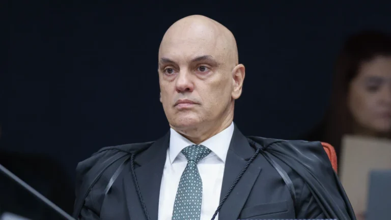 Ministros do STF esperam fala de Moraes para fechar votos