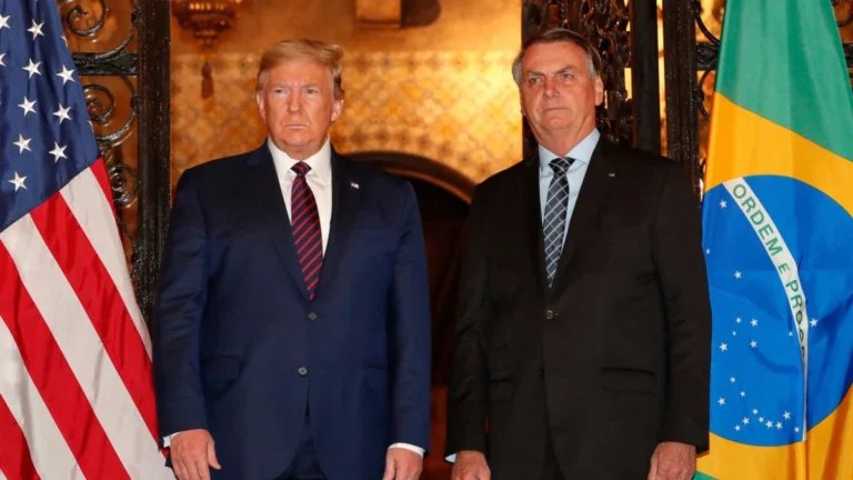 Trump diz estar surpreso e descontente com condenação de Bolsonaro