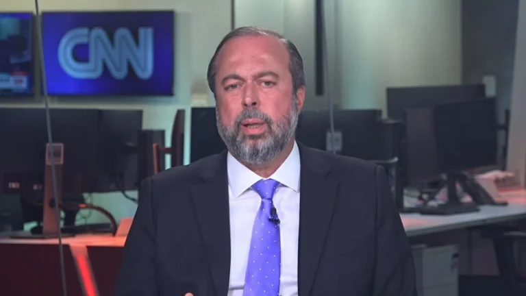 Silveira: Todo programa que impacta a sociedade, pode impactar as eleições