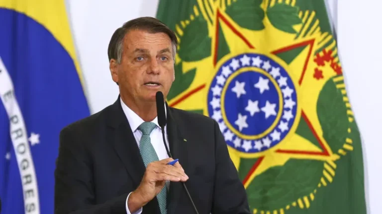 Sem anistia, Bolsonaro só voltaria às eleições em 2062