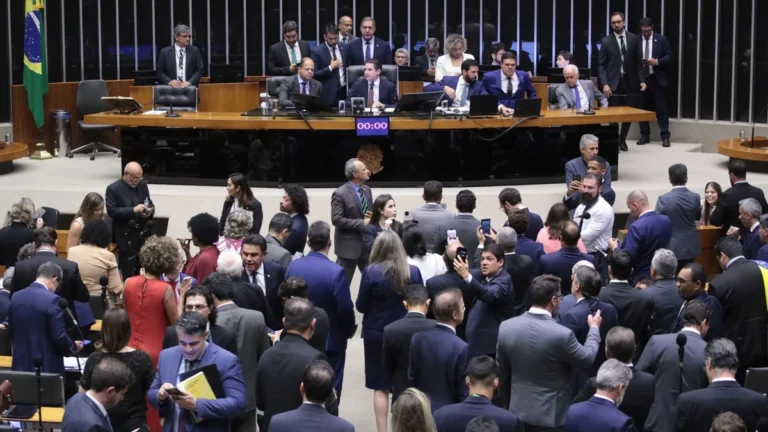 Anistia absoluta certamente não será aprovada no Senado, diz especialista