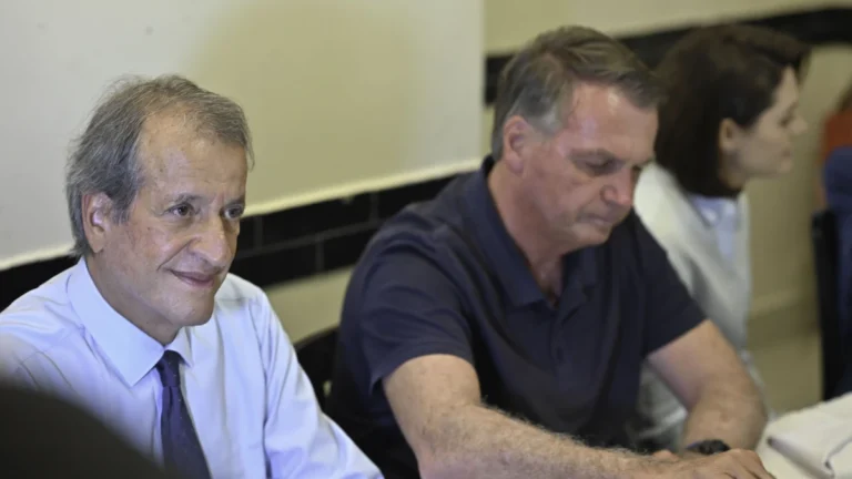 Moraes nega pedido de Bolsonaro para visitas livres de Valdemar e aliados