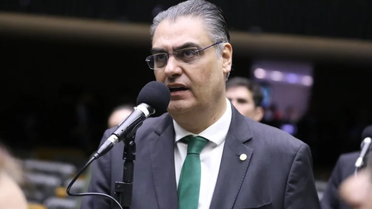 Relator da “PEC da Blindagem” busca STF para tentar avançar com a proposta