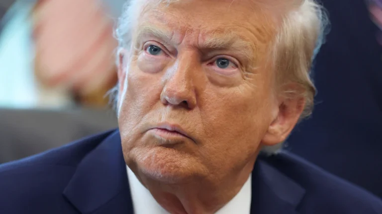 Trump diz que vai à Suprema Corte contra decisão de tribunal sobre tarifas